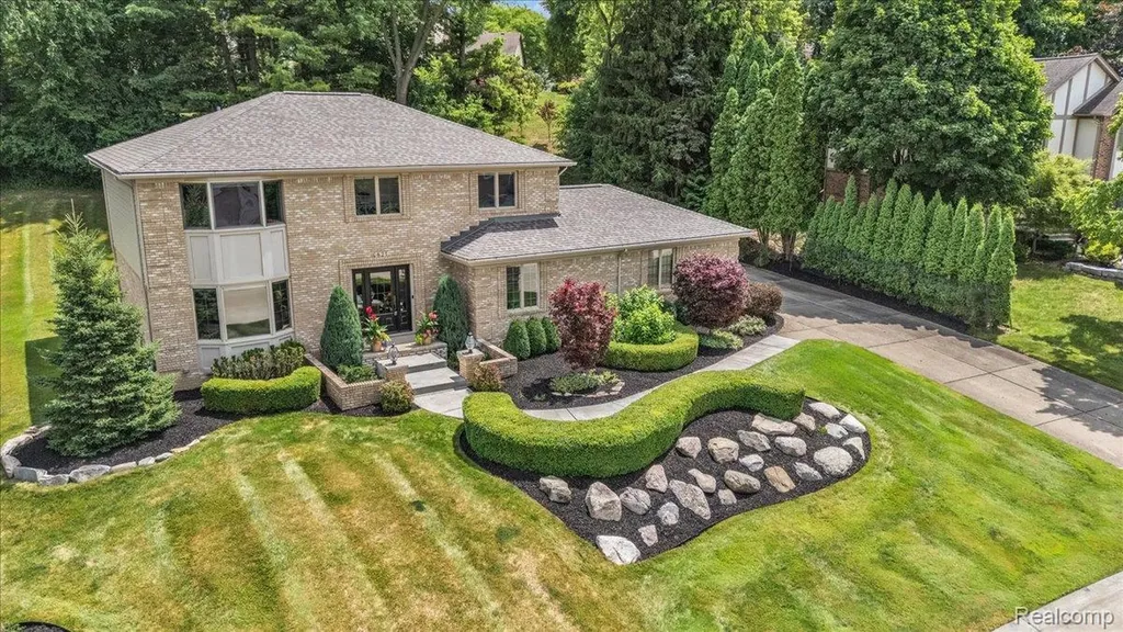 821 Box Canyon Court Rochester Hills City MI 48309