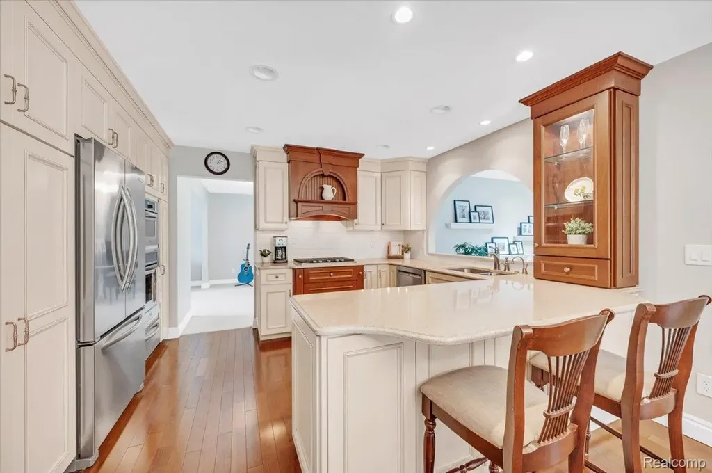 821 Box Canyon Court Rochester Hills City MI 48309