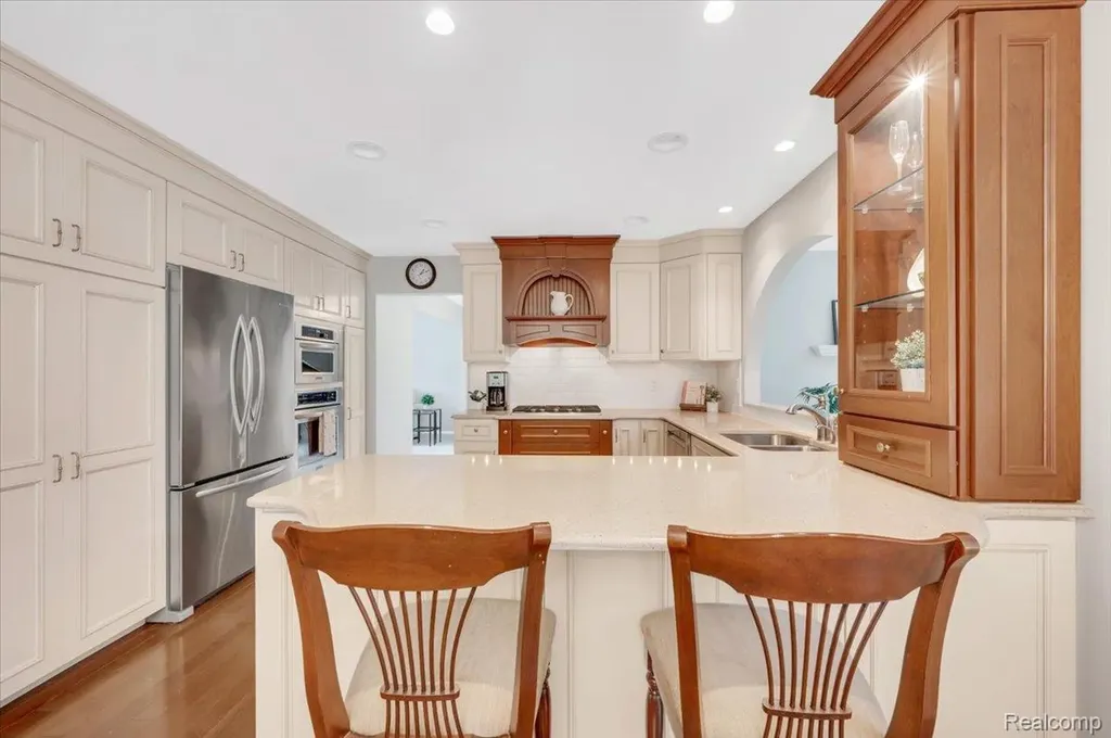 821 Box Canyon Court Rochester Hills City MI 48309