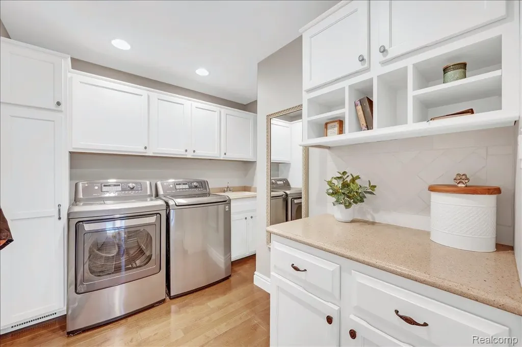 821 Box Canyon Court Rochester Hills City MI 48309