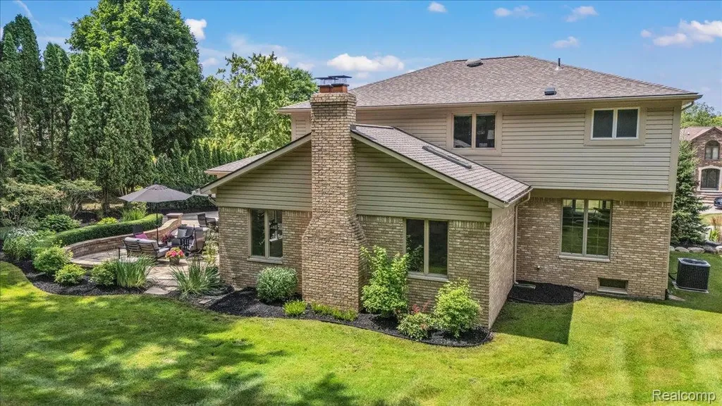 821 Box Canyon Court Rochester Hills City MI 48309