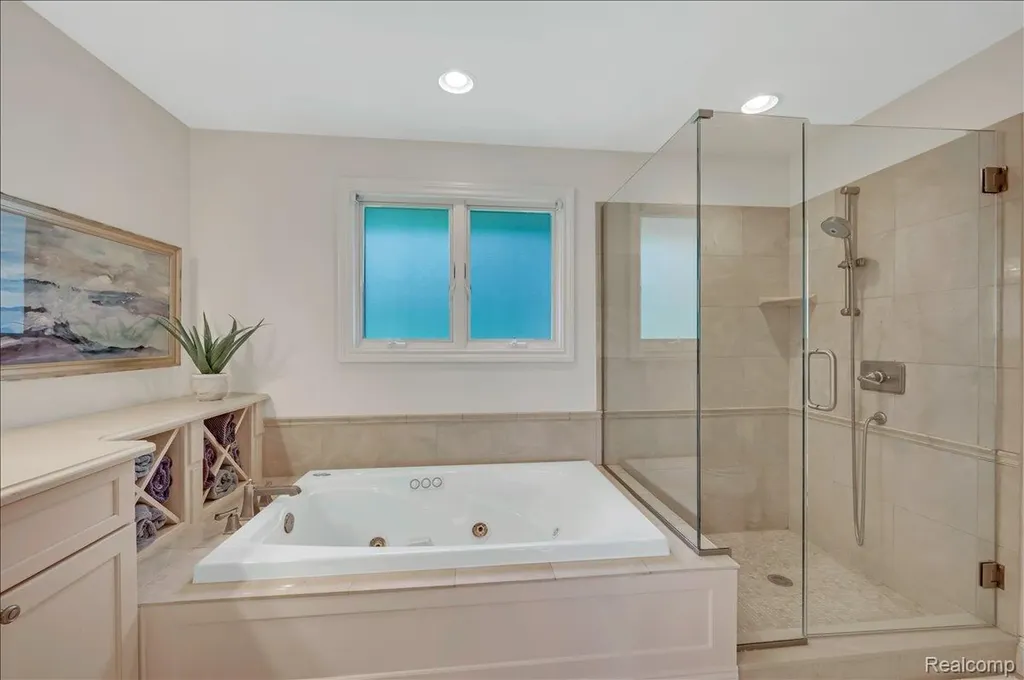 821 Box Canyon Court Rochester Hills City MI 48309