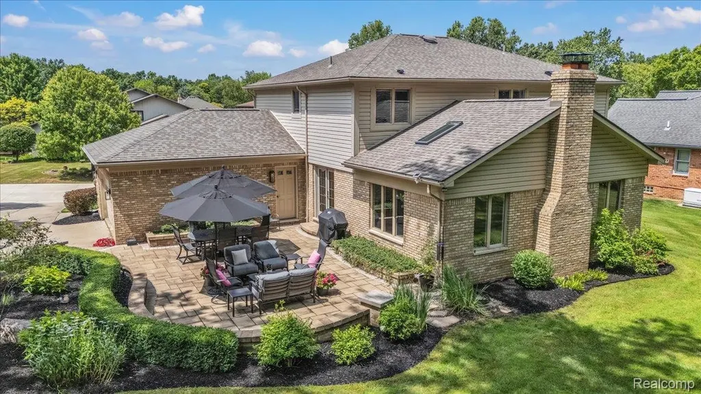 821 Box Canyon Court Rochester Hills City MI 48309