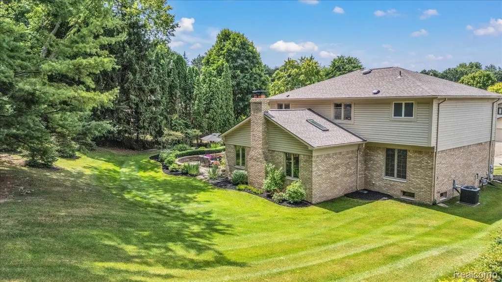 821 Box Canyon Court Rochester Hills City MI 48309