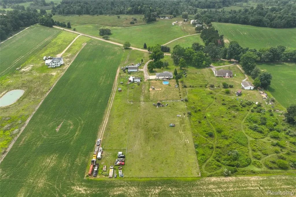 2281 Swan Road Ingham Township MI 48819
