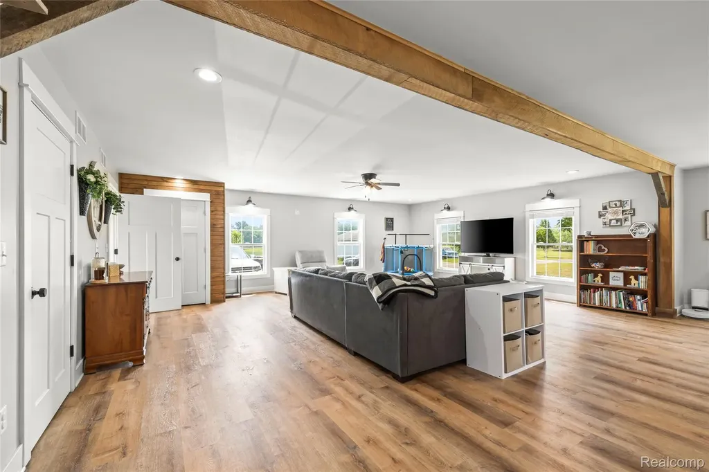2281 Swan Road Ingham Township MI 48819