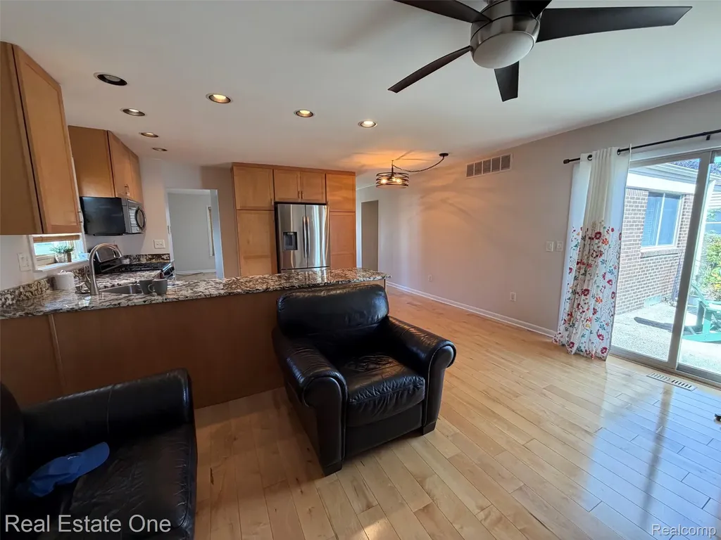 41912 Hensall Street Clinton Charter Township MI 48038