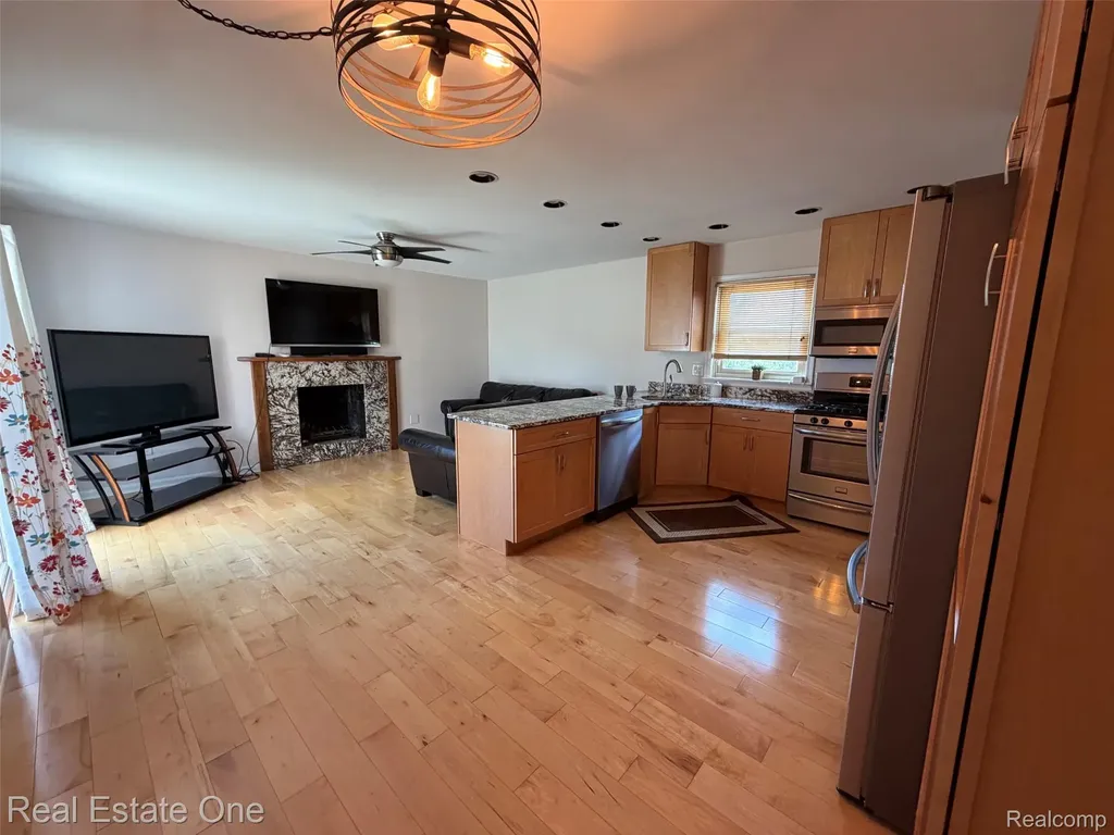 41912 Hensall Street Clinton Charter Township MI 48038