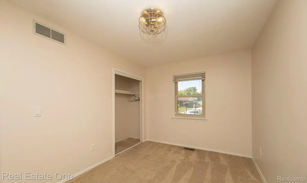 41912 Hensall Street Clinton Charter Township MI 48038