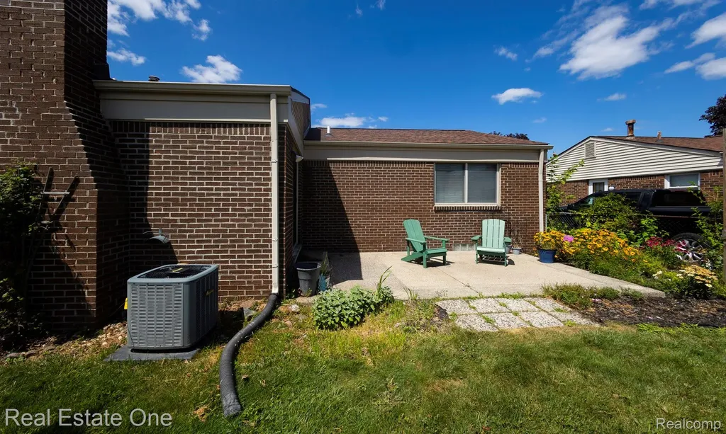 41912 Hensall Street Clinton Charter Township MI 48038