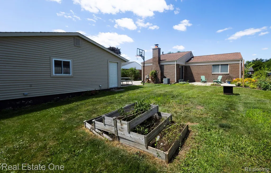 41912 Hensall Street Clinton Charter Township MI 48038