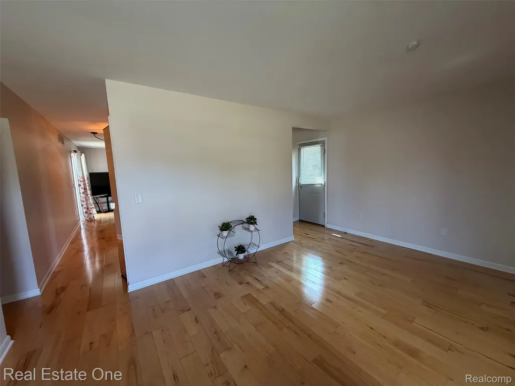 41912 Hensall Street Clinton Charter Township MI 48038