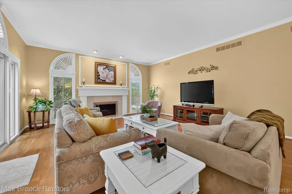1822 Lexington Drive Troy City MI 48084
