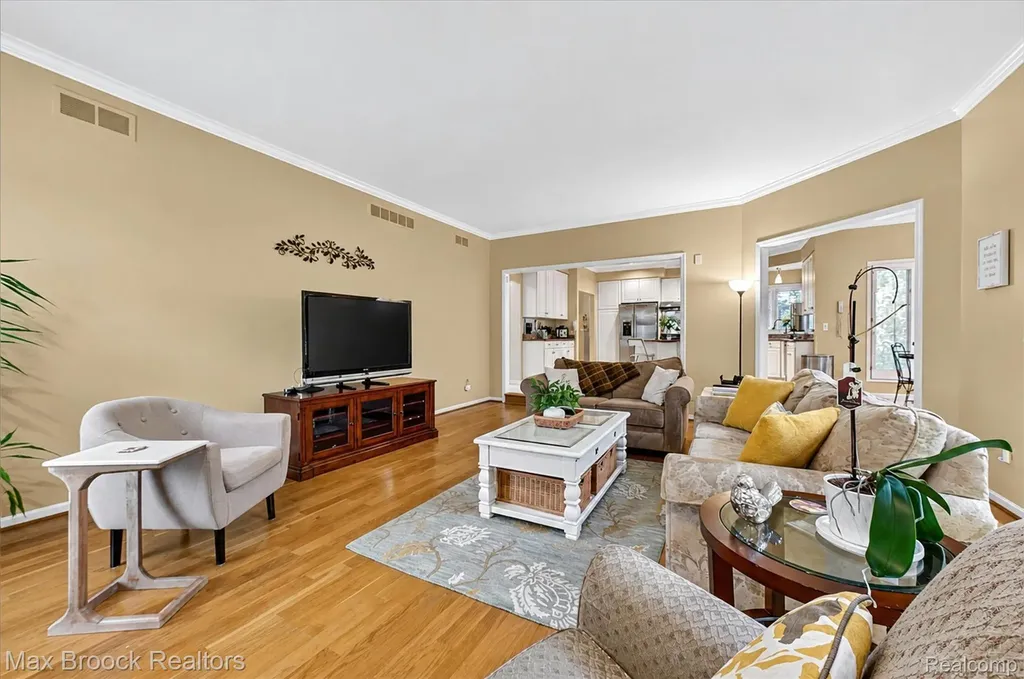 1822 Lexington Drive Troy City MI 48084