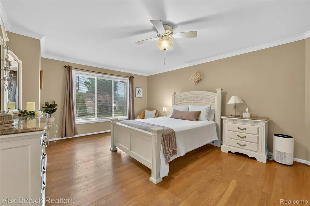 1822 Lexington Drive Troy City MI 48084