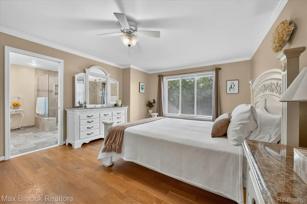 1822 Lexington Drive Troy City MI 48084