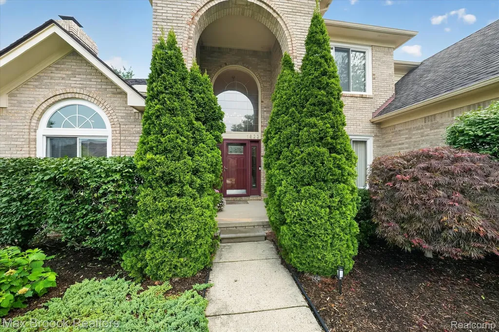 1822 Lexington Drive Troy City MI 48084