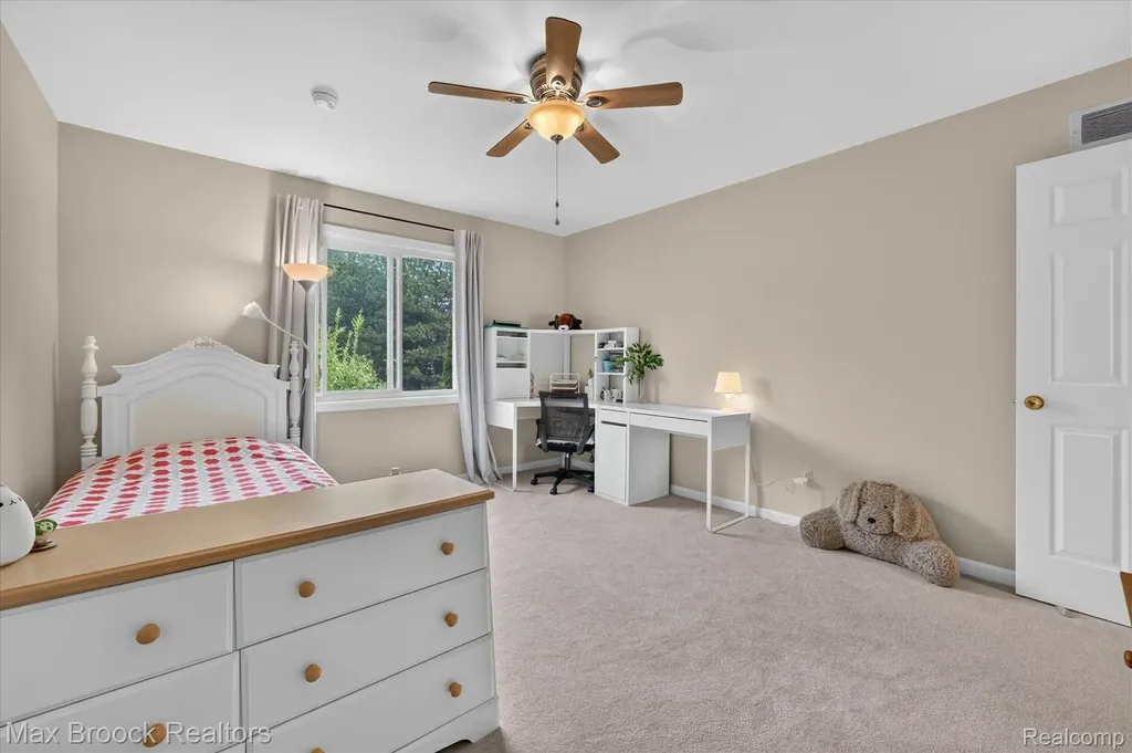 1822 Lexington Drive Troy City MI 48084