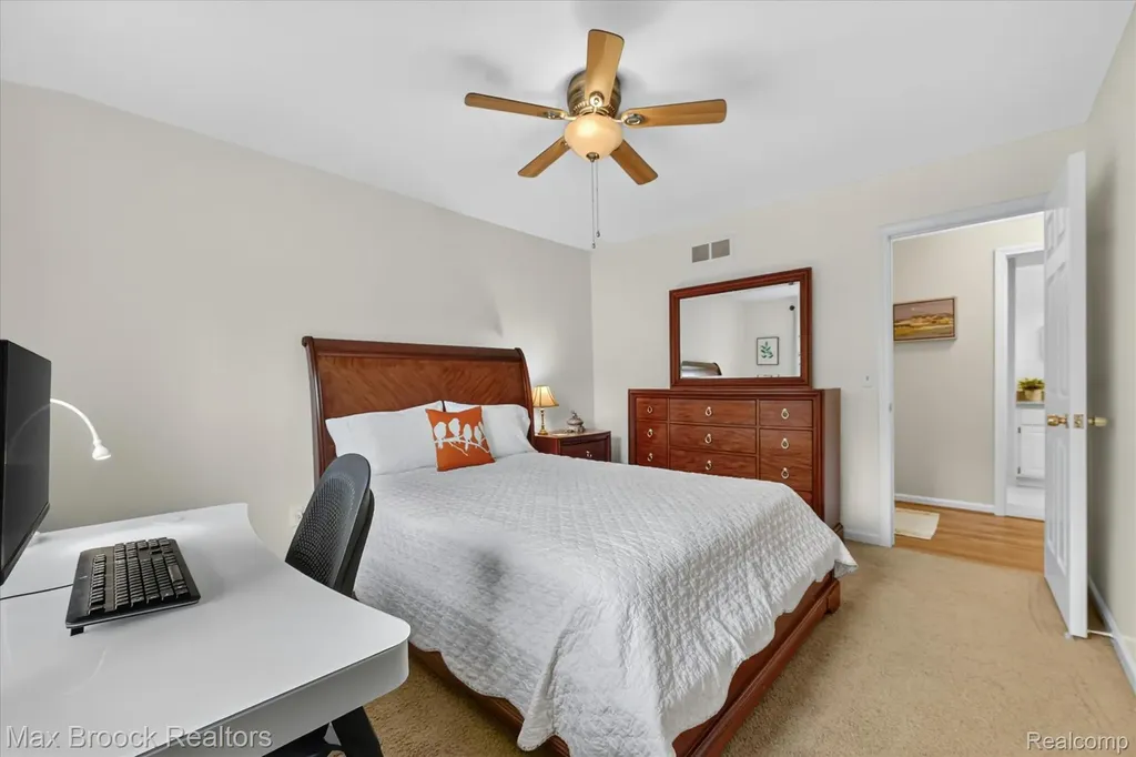 1822 Lexington Drive Troy City MI 48084