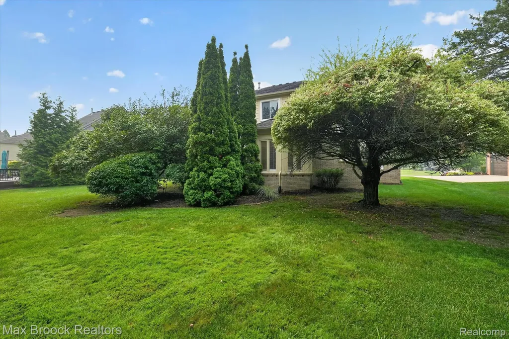 1822 Lexington Drive Troy City MI 48084