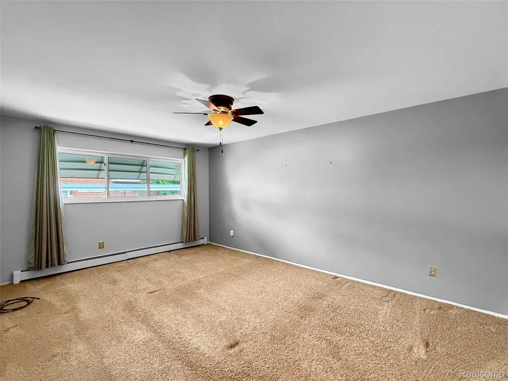 19829 Arthur Avenue Harper Woods City MI 48225