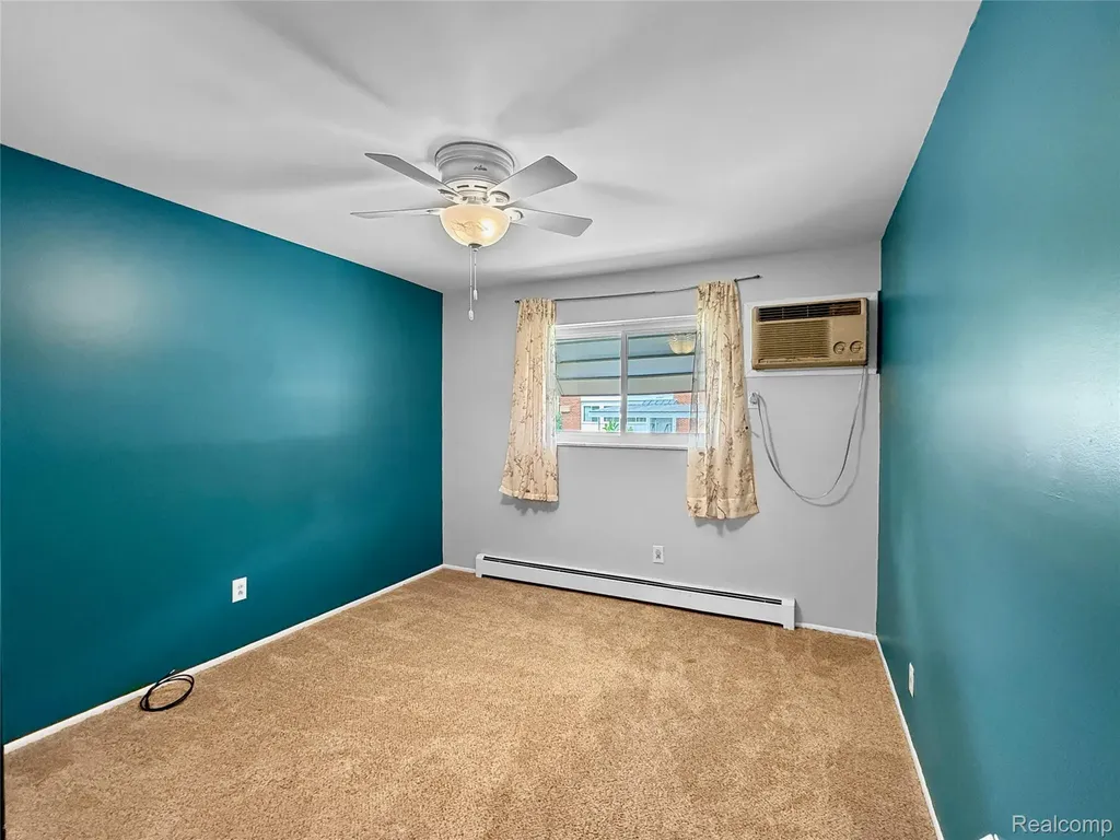 19829 Arthur Avenue Harper Woods City MI 48225