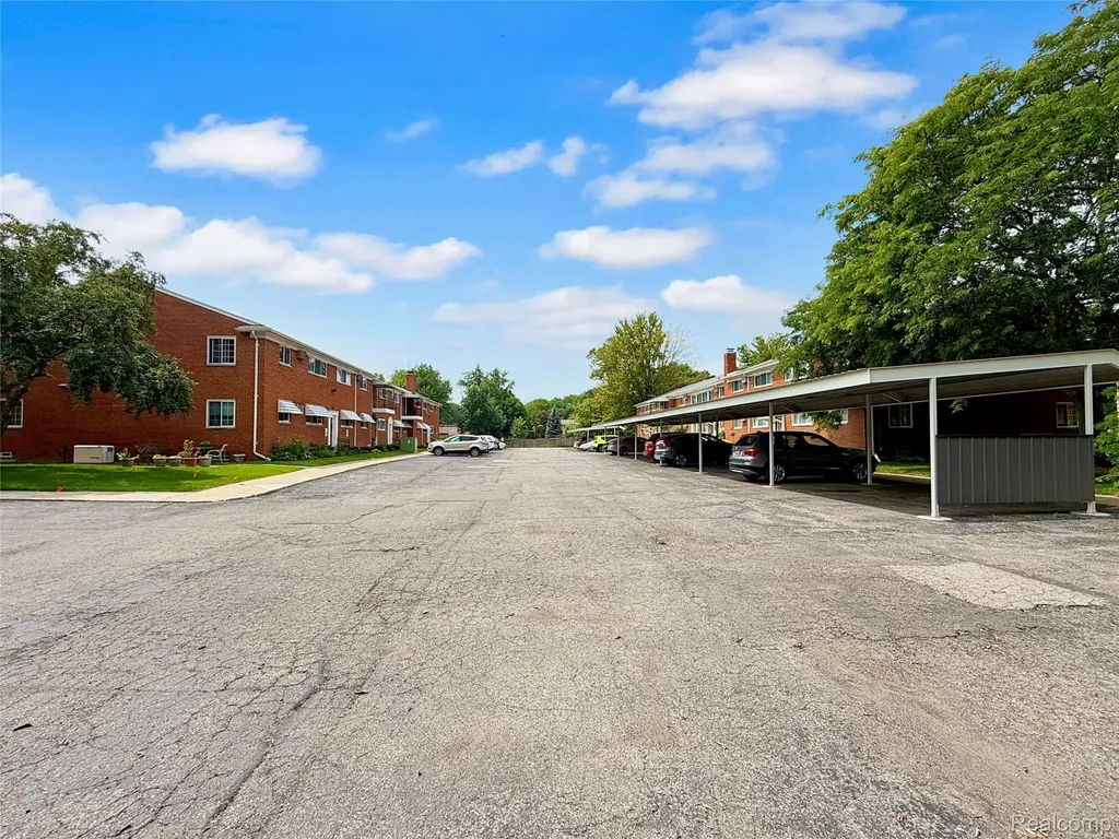 19829 Arthur Avenue Harper Woods City MI 48225