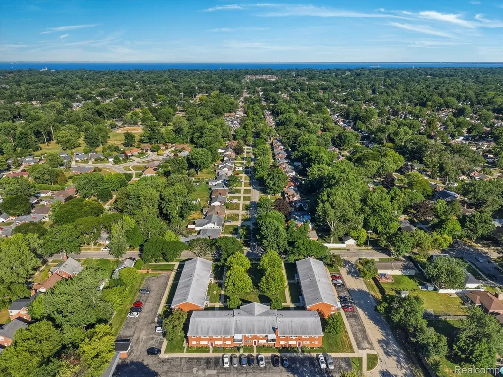 19829 Arthur Avenue Harper Woods City MI 48225