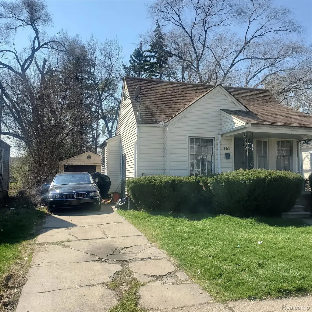 8661 Minock Street Detroit City MI 48228