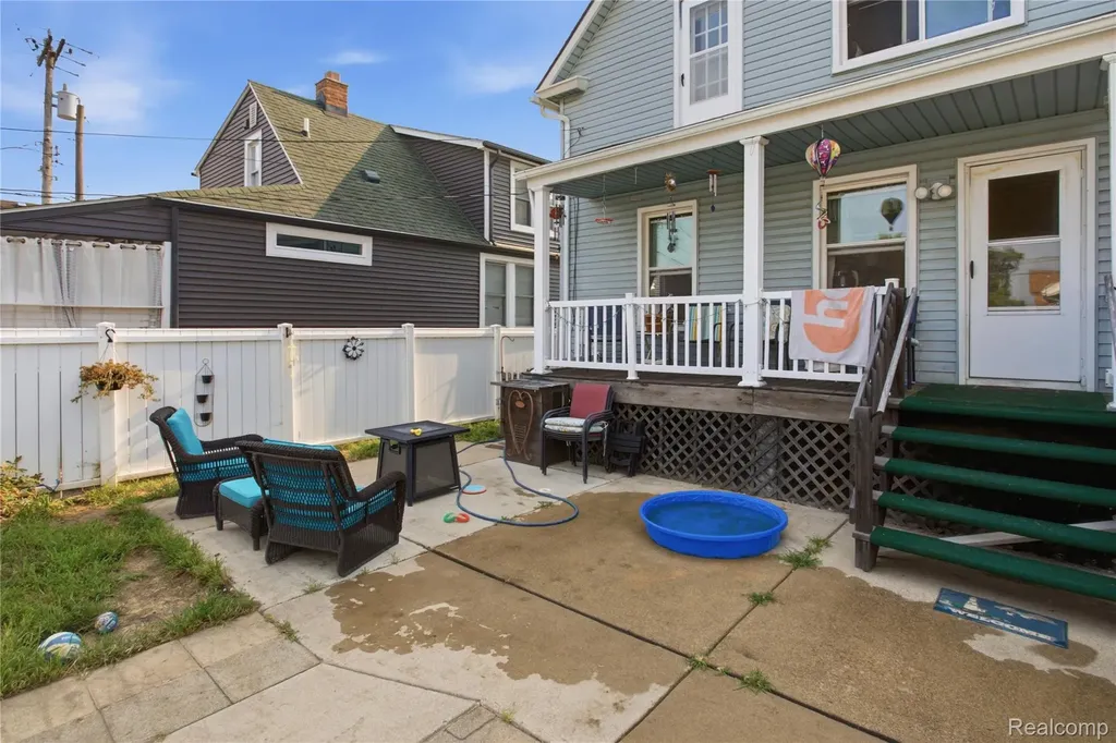 1911 2nd Street Wyandotte City MI 48192