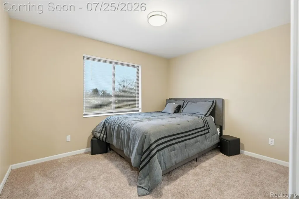 8117 Vermont Avenue Warren City MI 48093