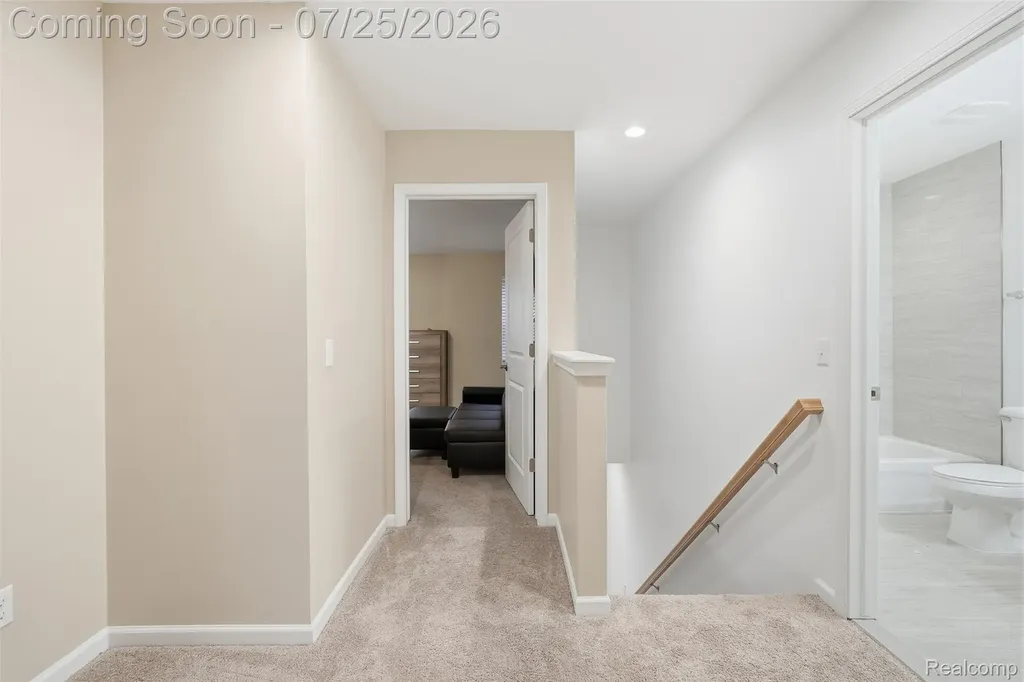 8117 Vermont Avenue Warren City MI 48093