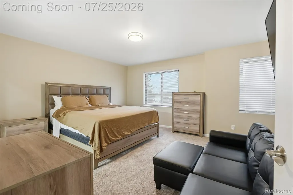 8117 Vermont Avenue Warren City MI 48093