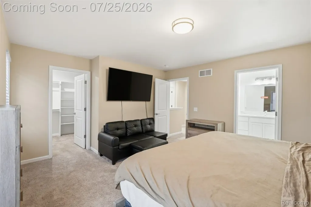 8117 Vermont Avenue Warren City MI 48093
