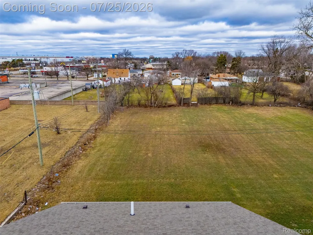 8117 Vermont Avenue Warren City MI 48093