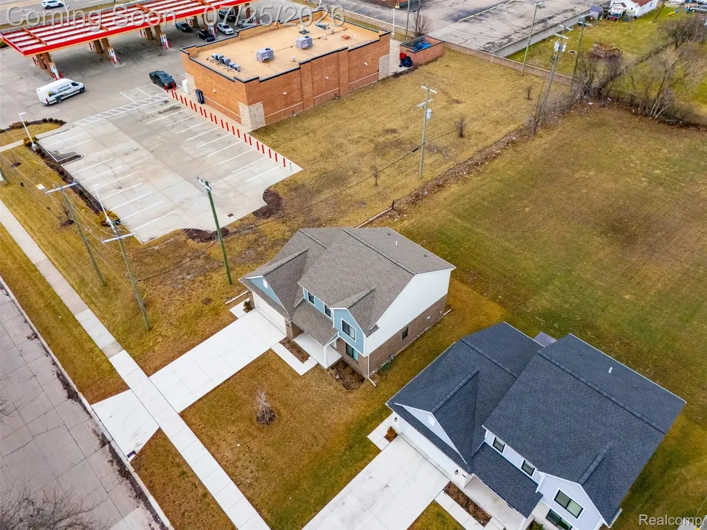 8117 Vermont Avenue Warren City MI 48093