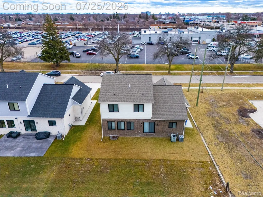 8117 Vermont Avenue Warren City MI 48093