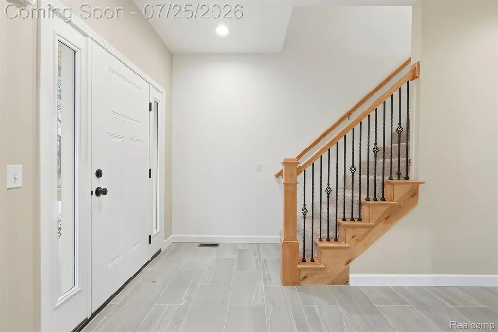 8117 Vermont Avenue Warren City MI 48093