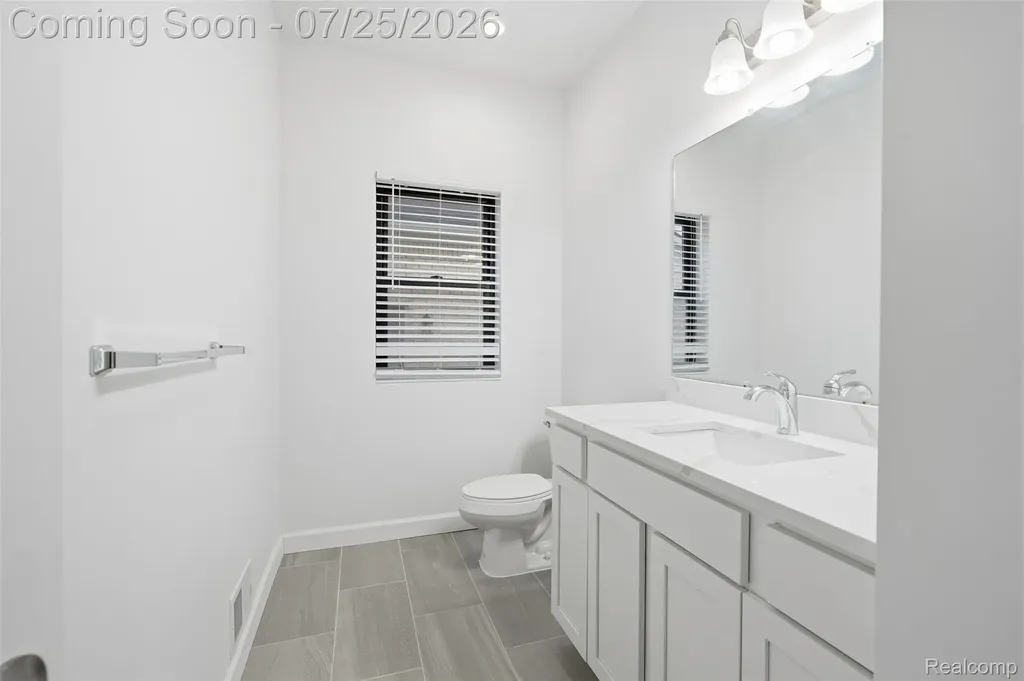 8117 Vermont Avenue Warren City MI 48093