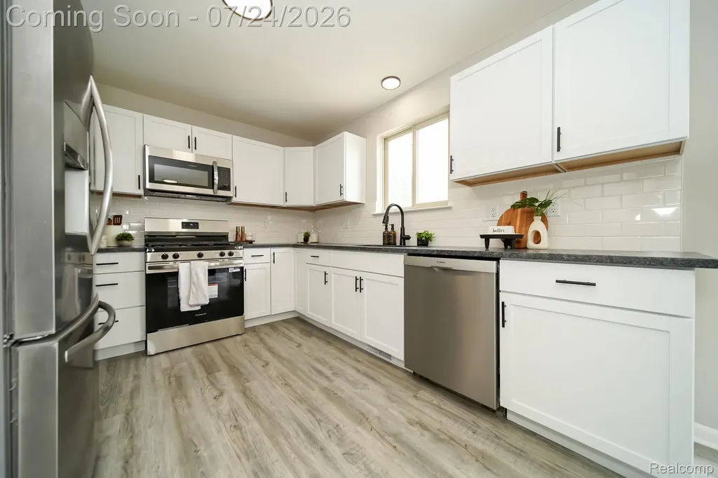 27271 Sparrow Court Chesterfield Township MI 48051