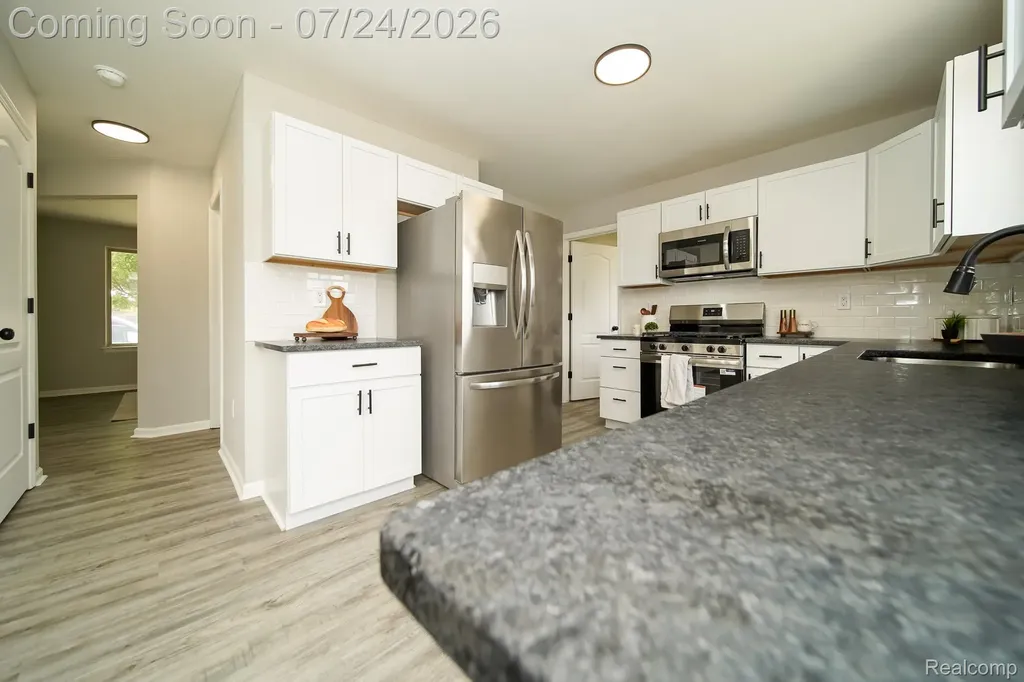 27271 Sparrow Court Chesterfield Township MI 48051