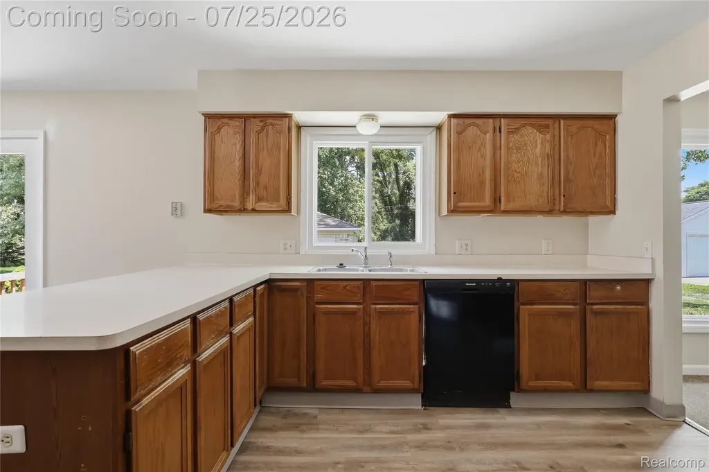 34294 Maple Lane Drive Sterling Heights City MI 48312