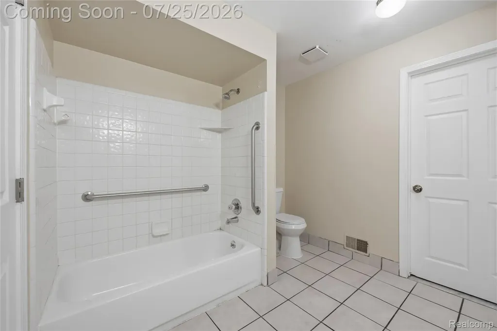 34294 Maple Lane Drive Sterling Heights City MI 48312