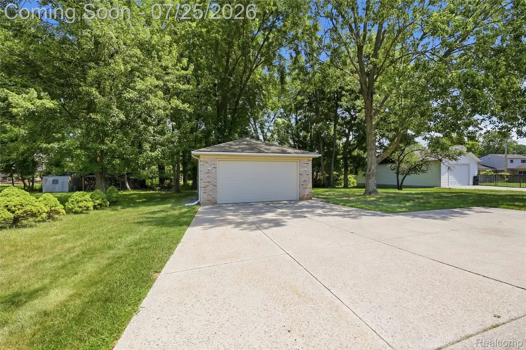 34294 Maple Lane Drive Sterling Heights City MI 48312