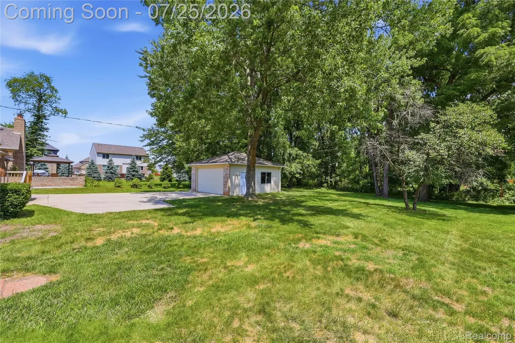 34294 Maple Lane Drive Sterling Heights City MI 48312