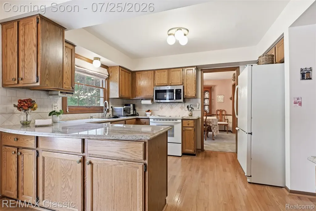 9700 Red Maple Drive Plymouth Charter Township MI 48170