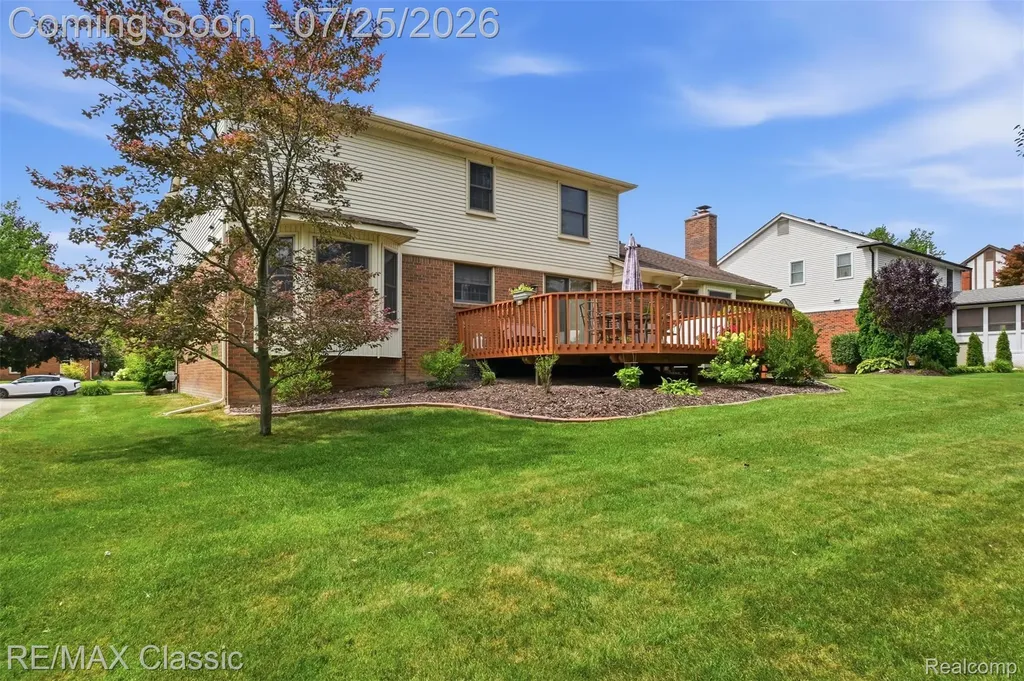 9700 Red Maple Drive Plymouth Charter Township MI 48170