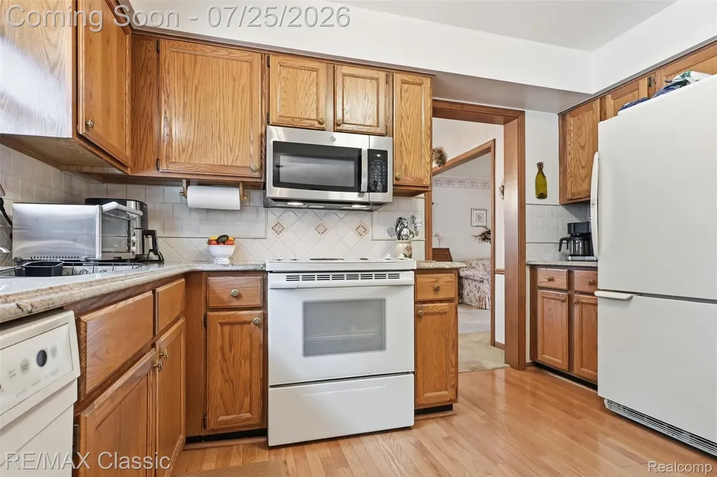 9700 Red Maple Drive Plymouth Charter Township MI 48170