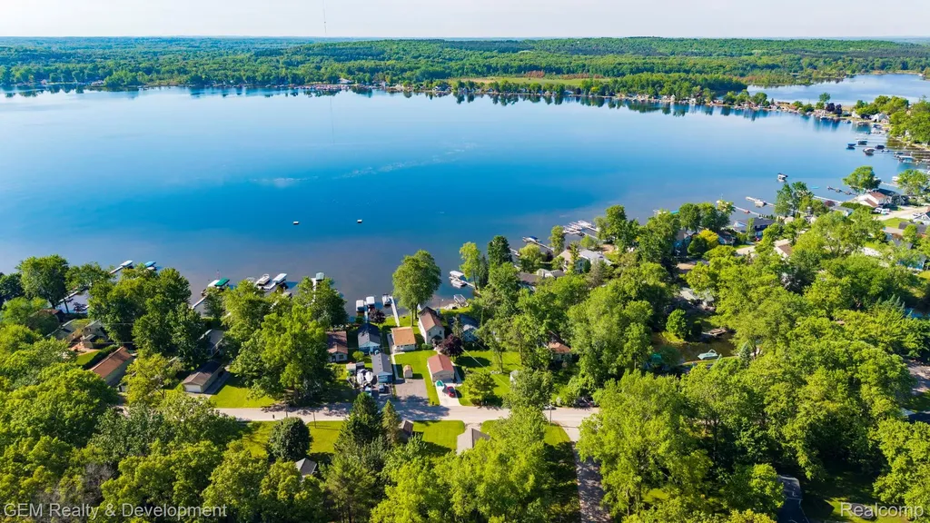 1111 Sarah Road Putnam Township MI 48169