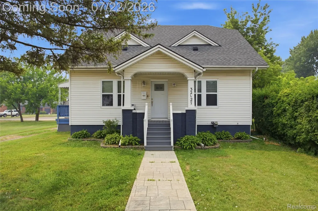 32127 Utica Road Fraser City MI 48026